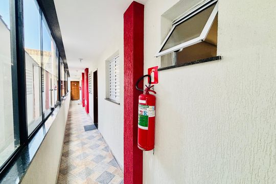 Corredor de apartamento para alugar com 3 quartos, 78m² em Vila Guilhermina, São Paulo