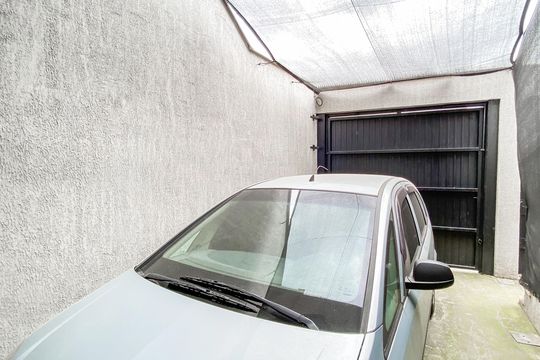 Garagem  de casa à venda com 4 quartos, 168m² em Jardim Santo Antonio, São Paulo