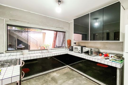 Cozinha  de casa à venda com 4 quartos, 168m² em Jardim Santo Antonio, São Paulo