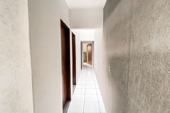 Corredor de casa à venda com 4 quartos, 168m² em Jardim Santo Antonio, São Paulo
