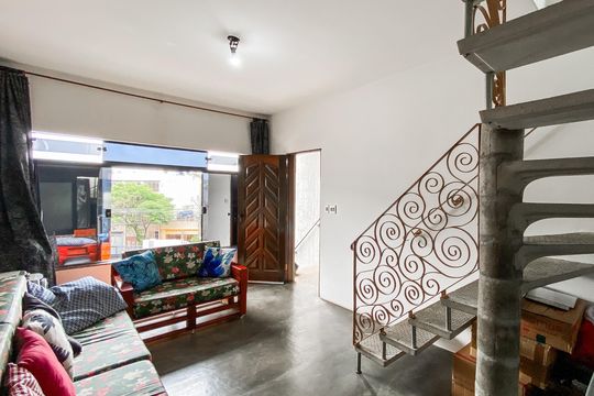 Casa à venda com 4 quartos, 168m² em Jardim Santo Antonio, São Paulo