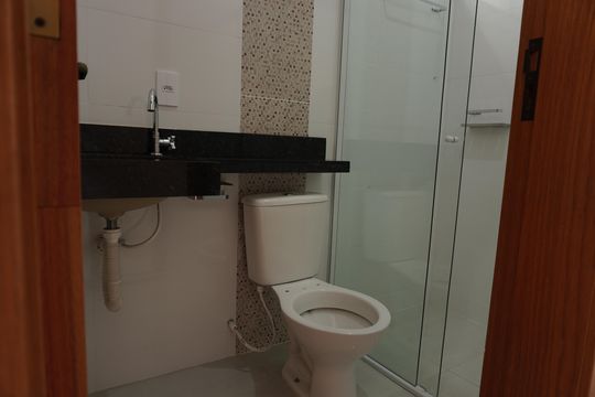 Banheiro social de casa para alugar com 2 quartos, 110m² em Vila Boa Vista, São Carlos
