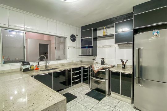 Cozinha de casa à venda com 2 quartos, 73m² em Vila Araguaia, São Paulo