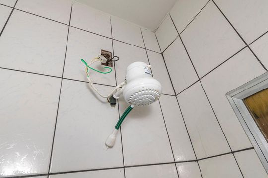 Banheiro de casa para alugar com 2 quartos, 80m² em Irajá, Rio de Janeiro