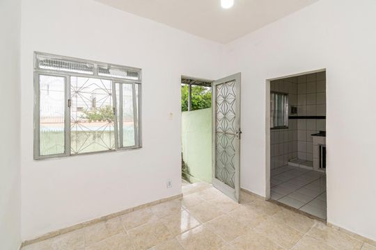 Casa para alugar com 2 quartos, 80m² em Irajá, Rio de Janeiro