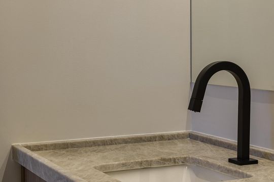 Banheiro de apartamento para alugar com 1 quarto, 26m² em Vila Nova Conceição, São Paulo