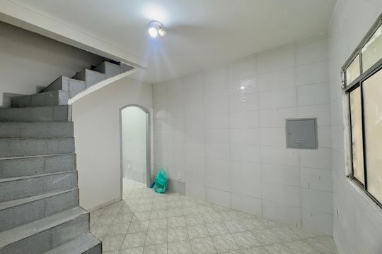 Casa para alugar com 3 quartos, 210m² em Jardim Angelica, Guarulhos