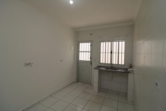 Sala/Cozinha de casa para alugar com 1 quarto, 32m² em Vila Margarida, São Paulo