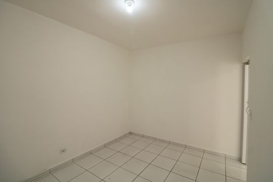 Quarto de casa para alugar com 1 quarto, 32m² em Vila Margarida, São Paulo