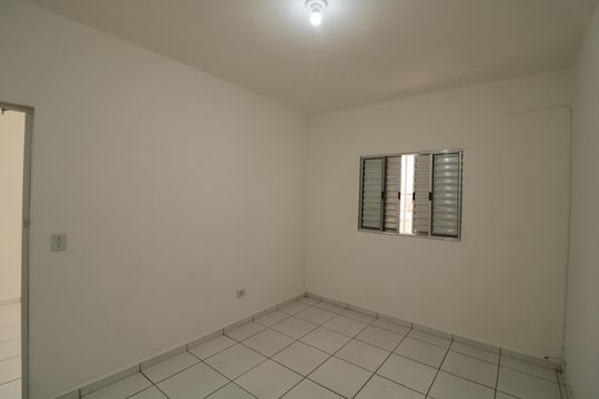 Quarto de casa para alugar com 1 quarto, 32m² em Vila Margarida, São Paulo