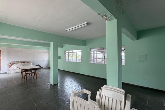 Casa para alugar com 4 quartos, 1000m² em Vila Santa Terezinha, Carapicuíba