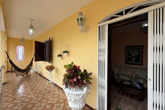 Casa para alugar com 4 quartos, 1000m² em Vila Santa Terezinha, Carapicuíba