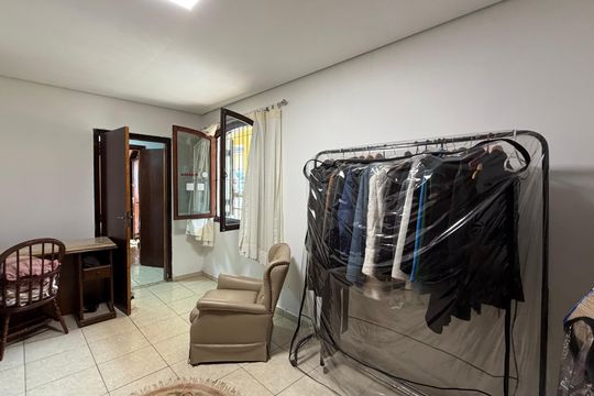 Casa para alugar com 4 quartos, 1000m² em Vila Santa Terezinha, Carapicuíba