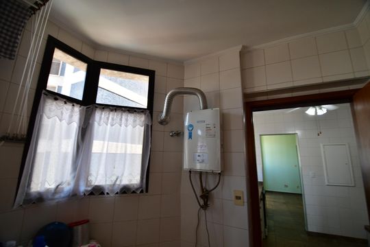 Apartamento à venda com 3 quartos, 196m² em Cambuí, Campinas