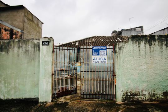 Fachada de casa para alugar com 2 quartos, 80m² em Jardim Silva Teles, São Paulo