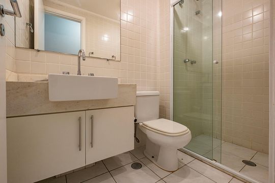 Banheiro de apartamento à venda com 2 quartos, 56m² em Jardim Paulista, São Paulo