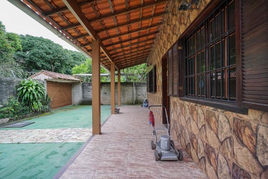 Varanda de casa para alugar com 3 quartos, 400m² em Jacaroá, Maricá