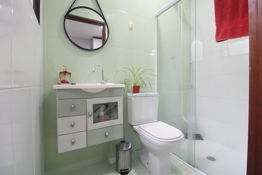 Banheiro da suíte 2 de casa à venda com 3 quartos, 169m² em Jardim Guanabara, São Paulo