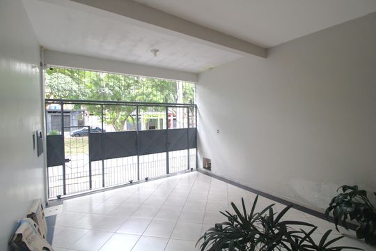 Garagem de casa à venda com 3 quartos, 169m² em Jardim Guanabara, São Paulo