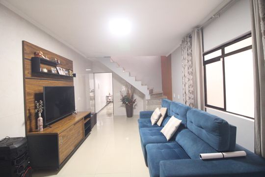Casa à venda com 3 quartos, 169m² em Jardim Guanabara, São Paulo