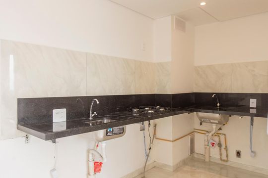Cozinha de apartamento para alugar com 2 quartos, 35m² em Veleiros, São Paulo