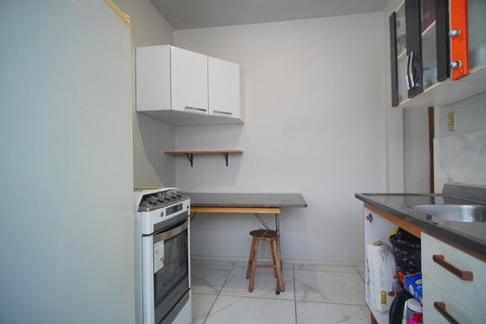 Cozinha de apartamento à venda com 2 quartos, 84m² em Rubem Berta, Porto Alegre