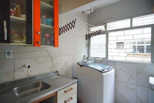 Cozinha e Área de Serviço de apartamento à venda com 2 quartos, 84m² em Rubem Berta, Porto Alegre