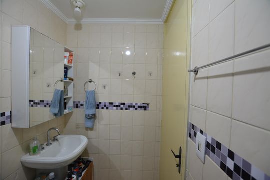 BANHEIRO de apartamento à venda com 2 quartos, 55m² em Jardim das Vertentes, São Paulo