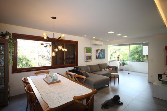 Sala de apartamento para alugar com 3 quartos, 150m² em Petrópolis, Porto Alegre