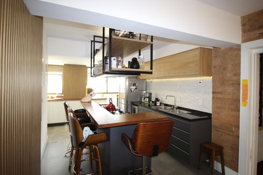 Cozinha de apartamento para alugar com 3 quartos, 150m² em Petrópolis, Porto Alegre