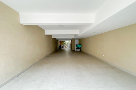 Garagem de casa à venda com 3 quartos, 125m² em Umuarama, Osasco