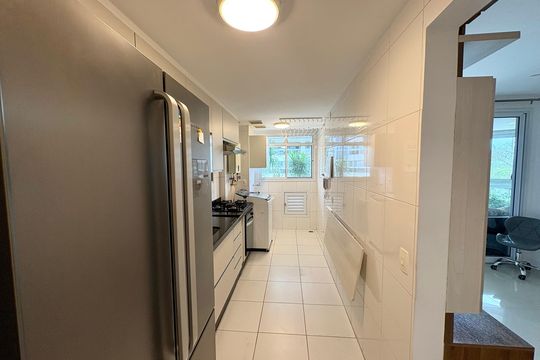 Cozinha de apartamento para alugar com 2 quartos, 98m² em Barra Olímpica, Rio de Janeiro