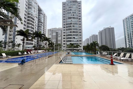 Área comum - Piscina de apartamento para alugar com 2 quartos, 98m² em Barra Olímpica, Rio de Janeiro