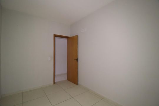 Quarto 1 de apartamento para alugar com 2 quartos, 65m² em Granada, Uberlândia