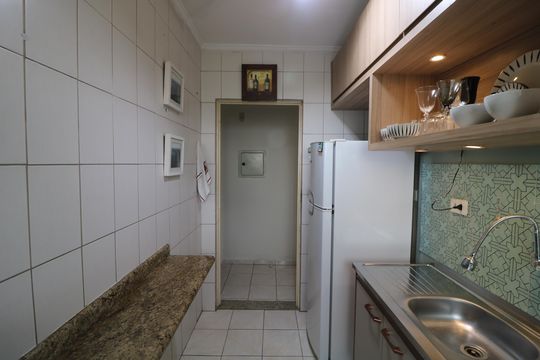 Cozinha de apartamento à venda com 2 quartos, 60m² em Vila Ivone, São Paulo