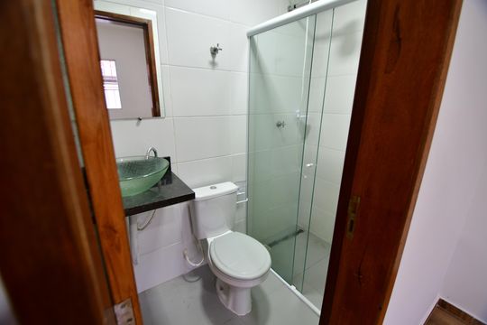Banheiro de kitnet/studio para alugar com 1 quarto, 25m² em Parque São Quirino, Campinas