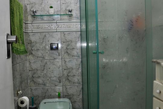 Detalhe - Banheiro Social de casa à venda com 3 quartos, 140m² em Parque Pan Americano, São Paulo