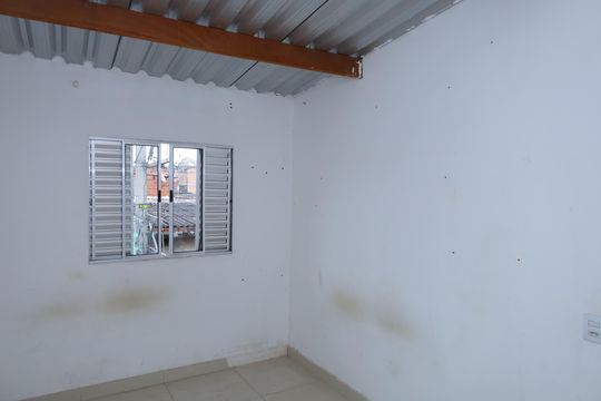 Quarto 2 de casa para alugar com 3 quartos, 150m² em Parque Industrial, São Paulo