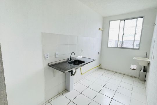 Cozinha de apartamento para alugar com 2 quartos, 44m² em Recanto Vista Alegre, Cotia
