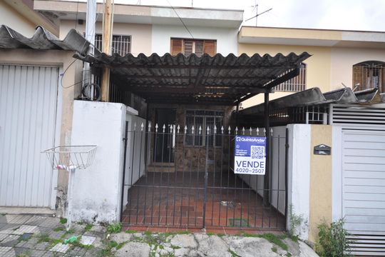 Fachada de casa à venda com 2 quartos, 79m² em Vila Constança, São Paulo
