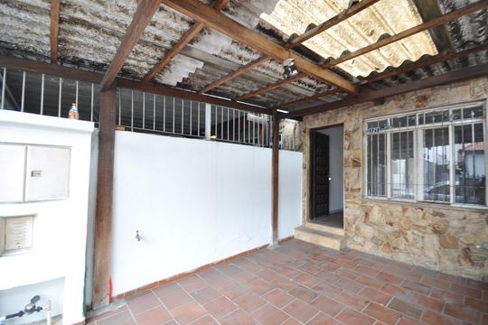 Garagem de casa à venda com 2 quartos, 79m² em Vila Constança, São Paulo