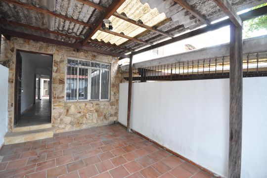 Garagem de casa à venda com 2 quartos, 79m² em Vila Constança, São Paulo