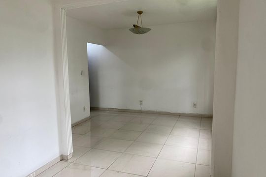 Sala de apartamento para alugar com 2 quartos, 45m² em Parada de Lucas, Rio de Janeiro