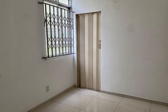 Quarto 2 de apartamento para alugar com 2 quartos, 45m² em Parada de Lucas, Rio de Janeiro