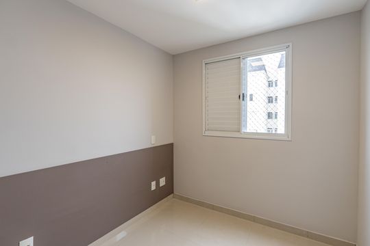 Quarto 1 de apartamento para alugar com 2 quartos, 55m² em Vila Moraes, São Paulo