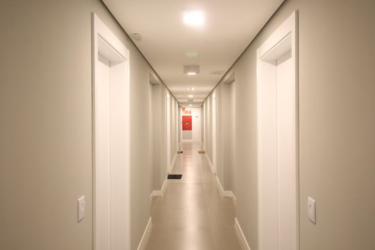 Área comum de kitnet/studio para alugar com 0 quarto, 30m² em Jardim do Salso, Porto Alegre