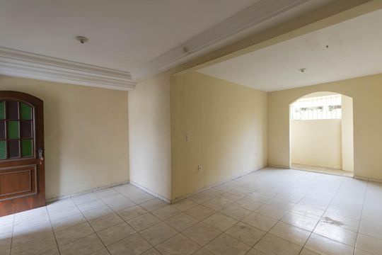 Casa para alugar com 3 quartos, 150m² em Ze Garoto, São Gonçalo
