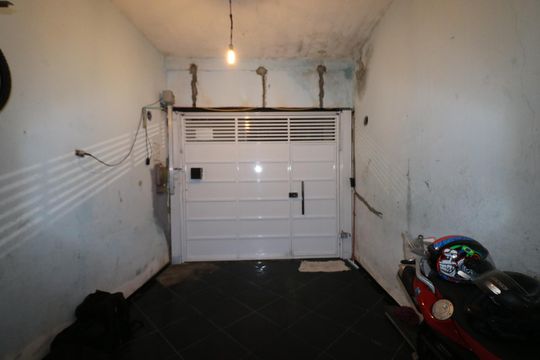 Garagem de casa à venda com 2 quartos, 70m² em Casa Grande, Diadema