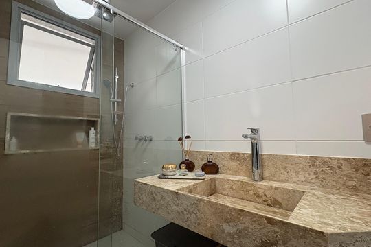 Banheiro da Suíte 1 de apartamento à venda com 3 quartos, 152m² em Recreio dos Bandeirantes, Rio de Janeiro