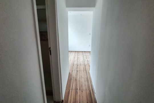 Corredor  de casa à venda com 3 quartos, 75m² em Bonsucesso, Rio de Janeiro